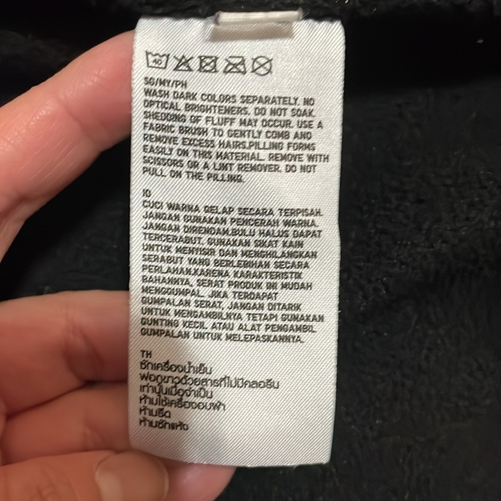 Uniqlo Fleece Zip Up Sweater Size 130 - Picture 5 of 5